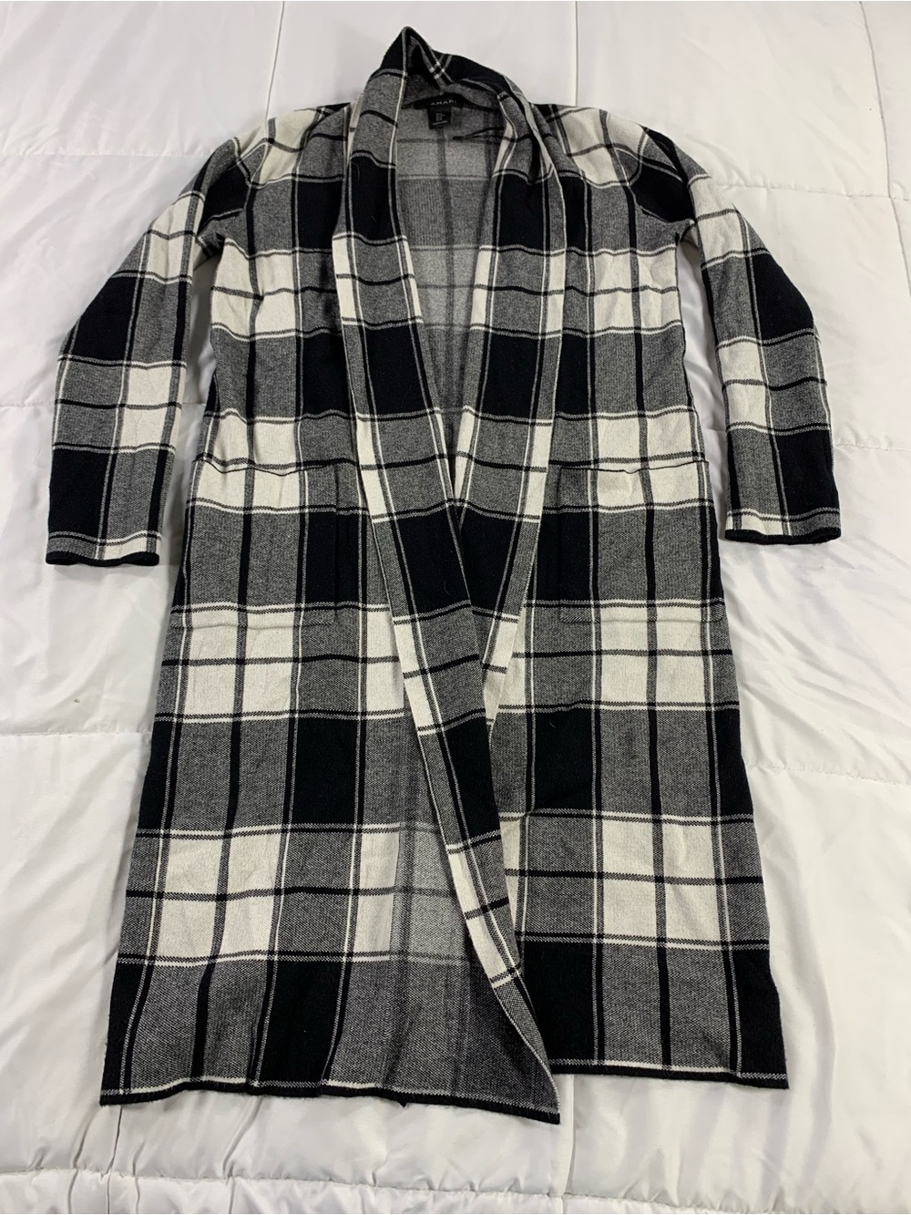 Pre loved TAHARI cardigan womens size M